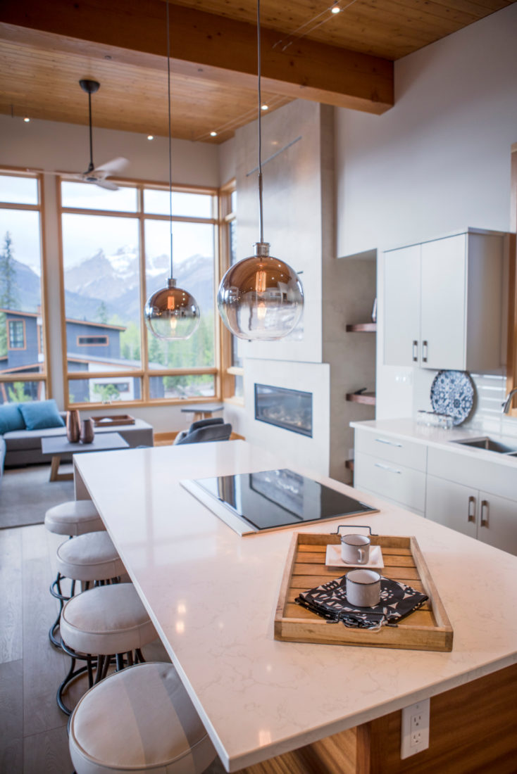 Karlos, built by Elk River Mountain Homes.   Photo: @MKuhnPhoto